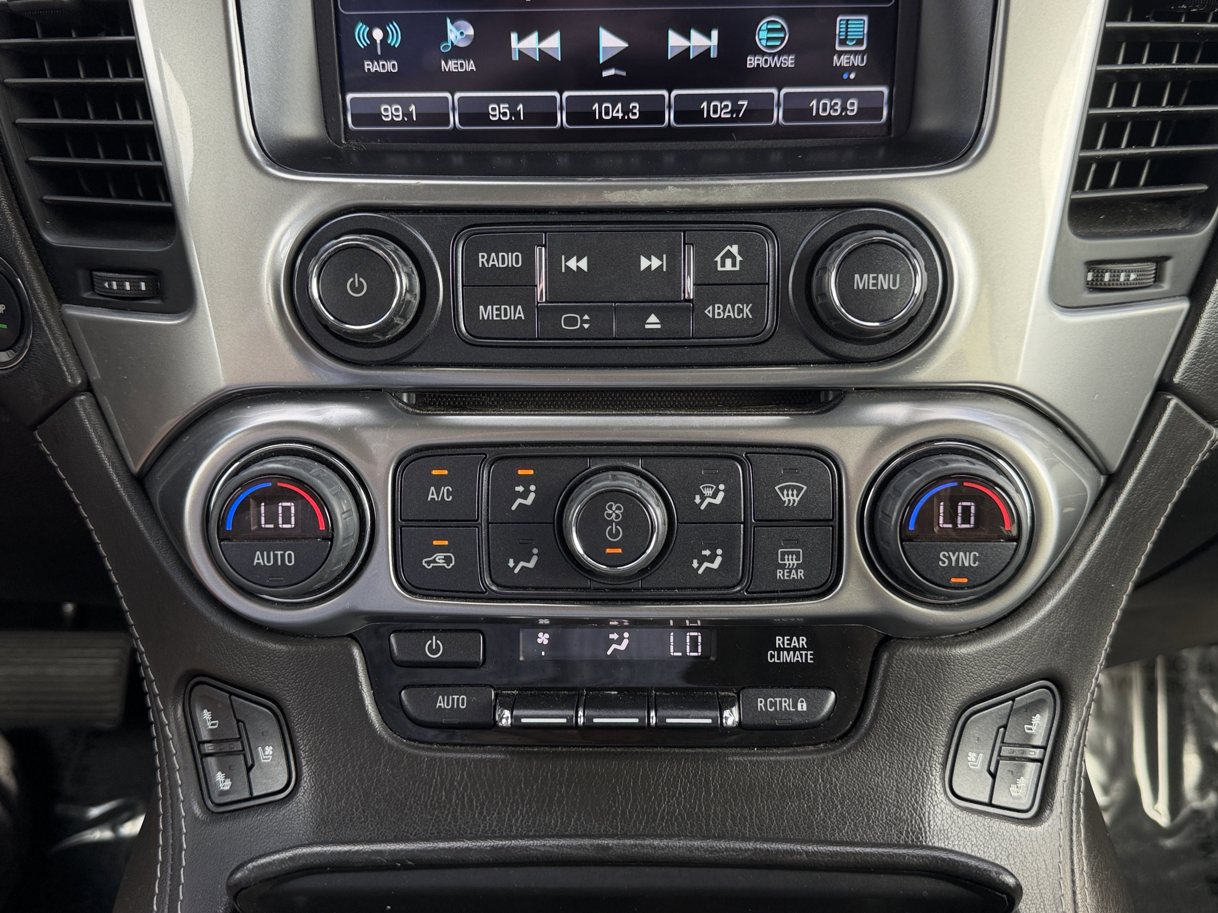 Used 2020 Chevrolet Suburban Premier image 57