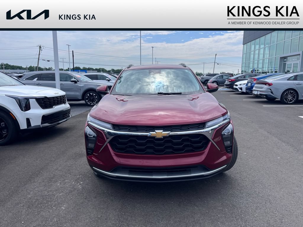 Used 2024 Chevrolet Trax LT w/ Driver Confidence Package FWD image 7