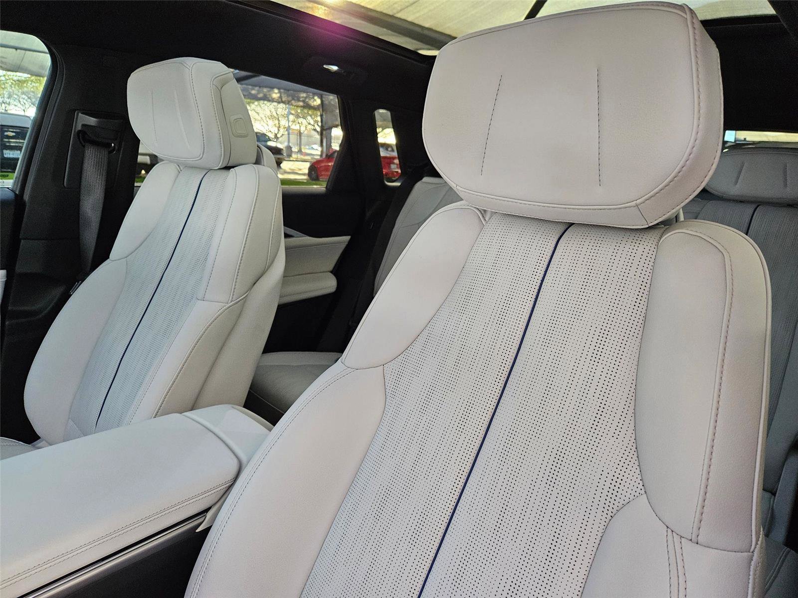 New 2025 Cadillac Lyriq Sport w/ LPO, Floor Liner Package AWD/4WD image 12