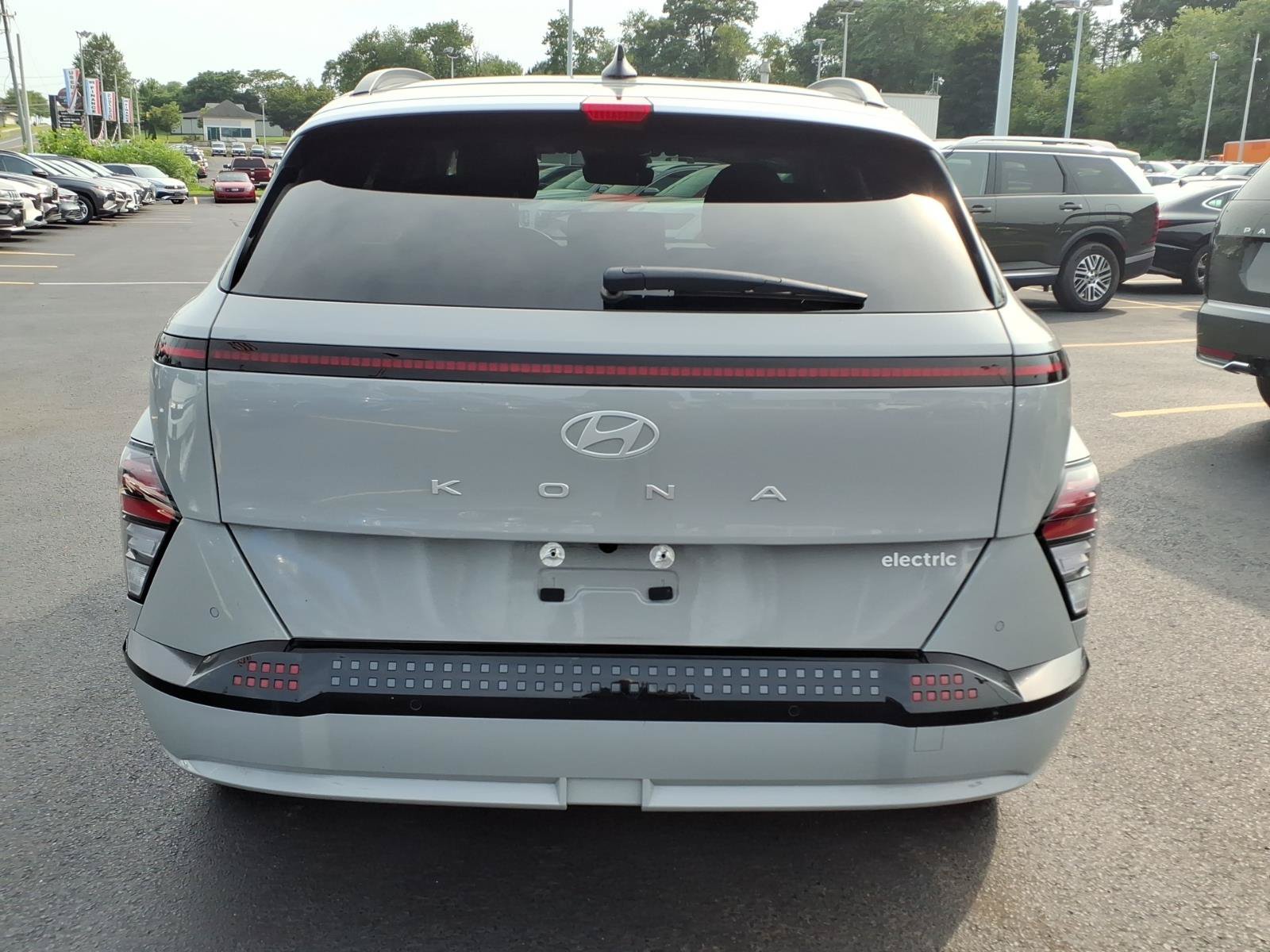 Certified 2024 Hyundai Kona Limited FWD image 6