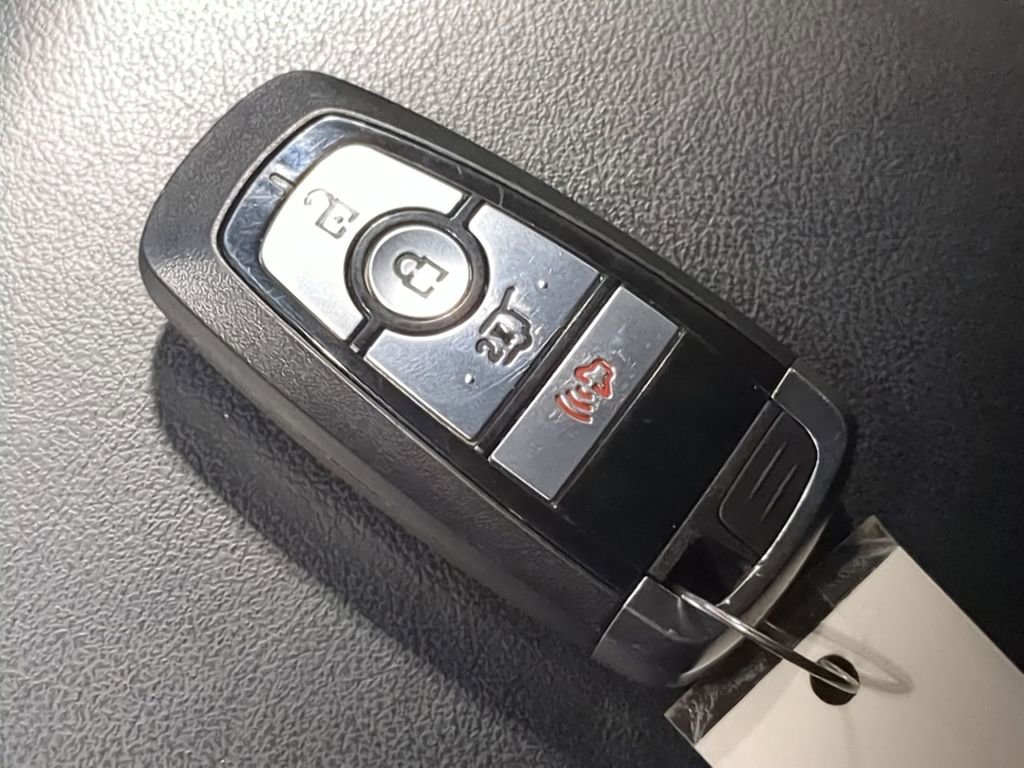 Used 2020 Ford Explorer XLT AWD/4WD image 37