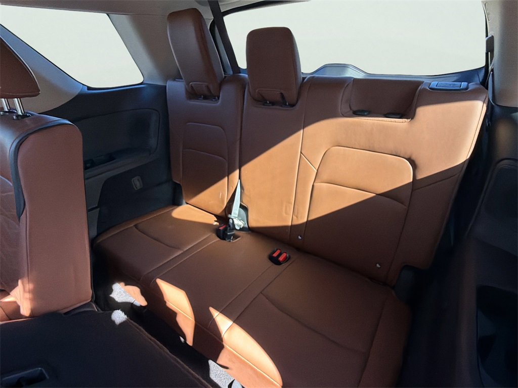 Used 2023 Nissan Pathfinder Platinum w/ Cargo Package image 23