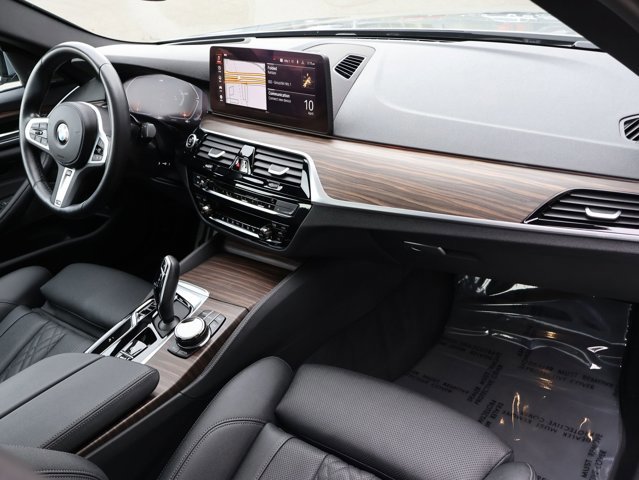 Used 2023 BMW 540i xDrive w/ Executive Package image 26