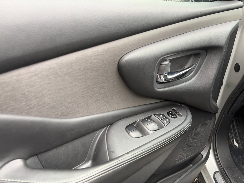 Used 2023 Nissan Murano S image 25