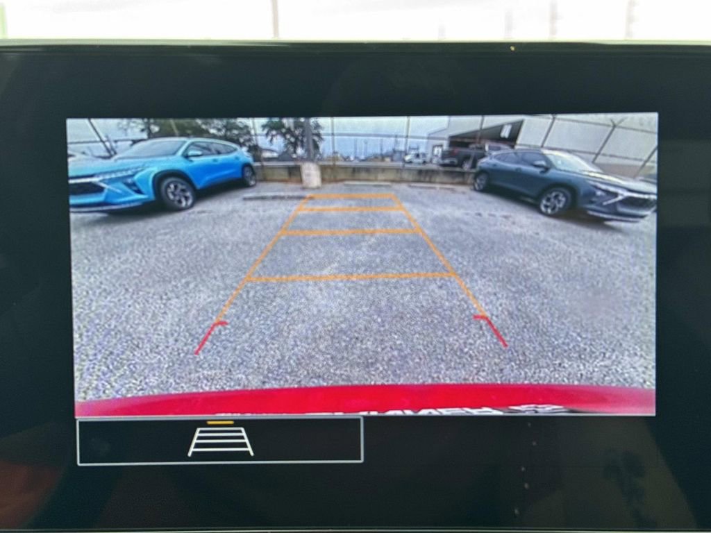 New 2026 Chevrolet Trax RS w/ Sunroof Package FWD image 26