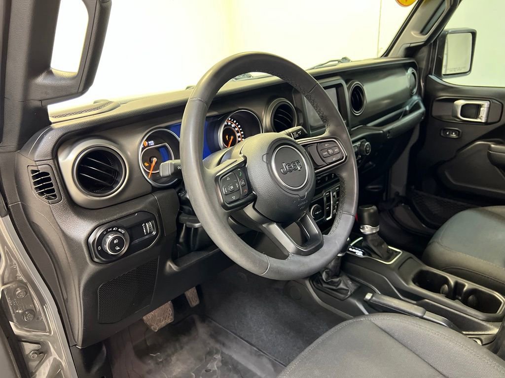 Used 2023 Jeep Gladiator Sport AWD/4WD image 17