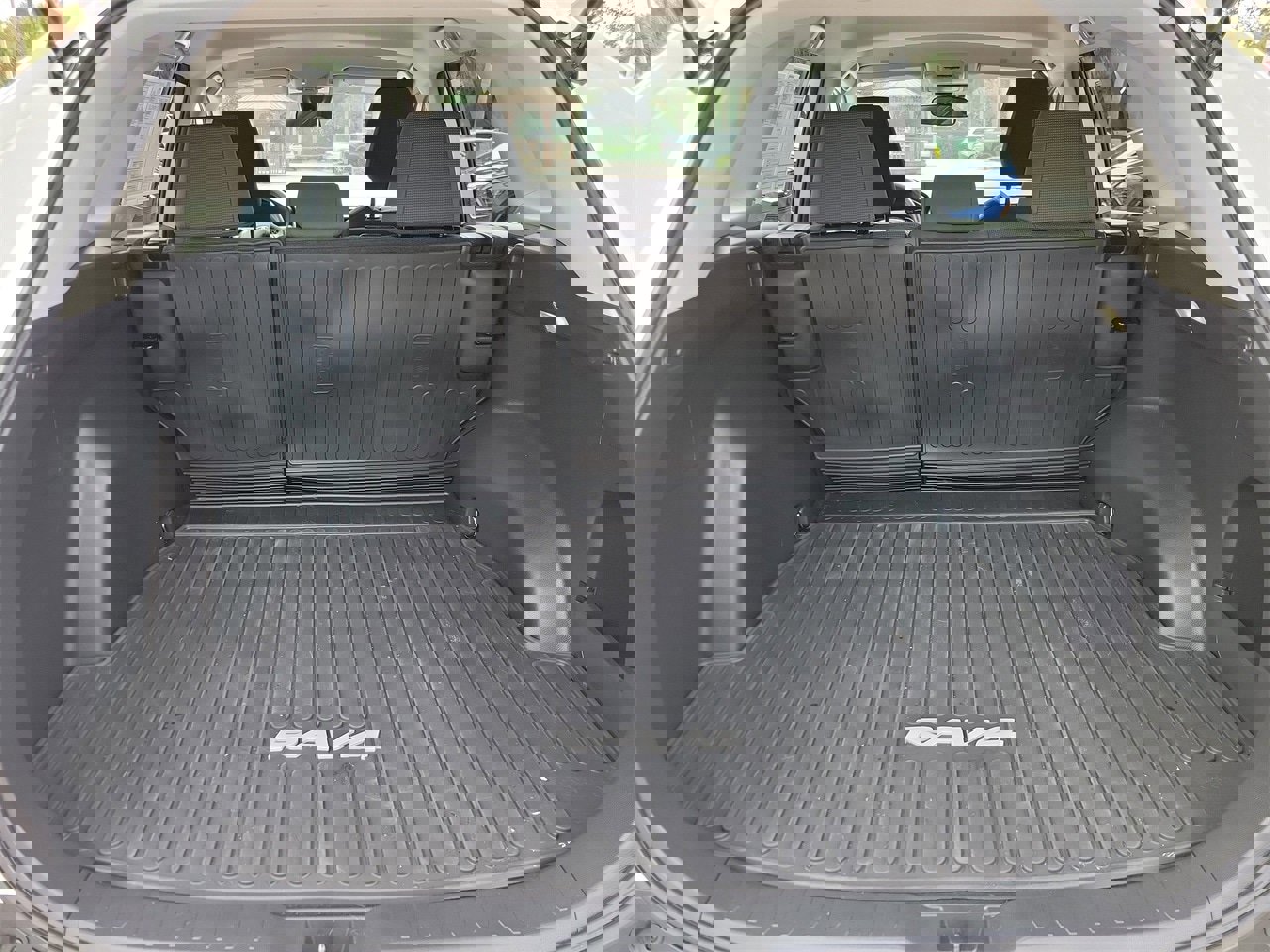 Used 2025 Toyota RAV4 LE image 8