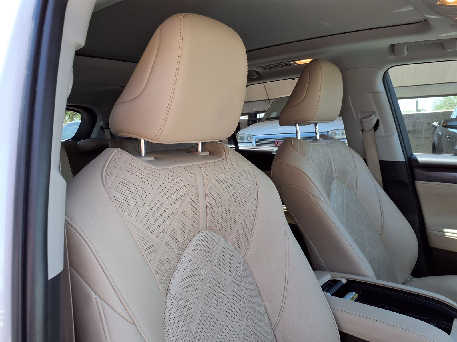 Used 2021 Toyota Highlander Platinum FWD image 12