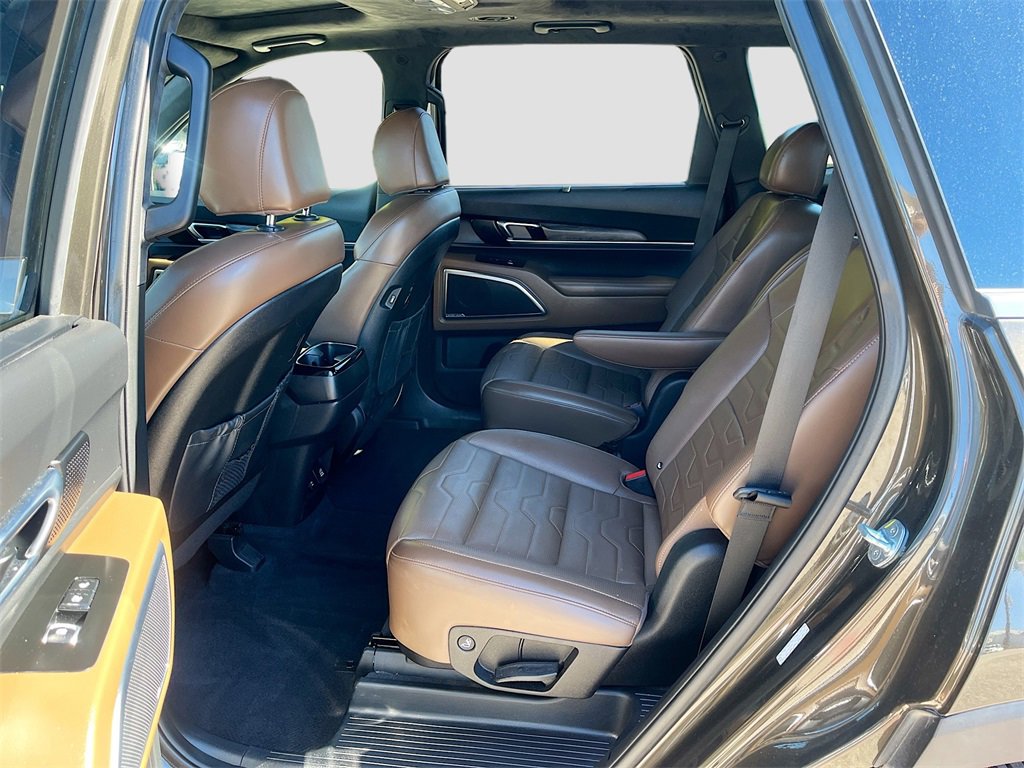 Used 2022 Kia Telluride SX w/ SX Prestige Package image 26