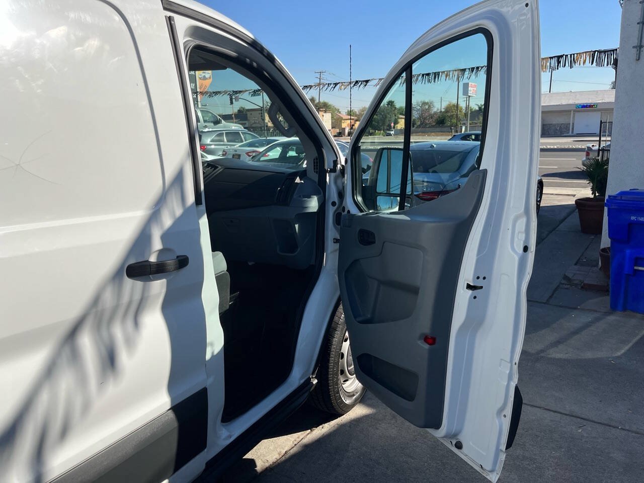 Used 2018 Ford Transit 250 148 Low Roof RWD image 30