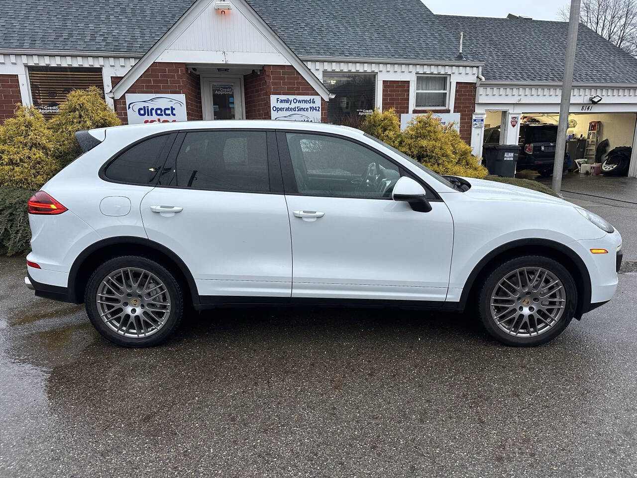 Used 2016 Porsche Cayenne S AWD/4WD image 9