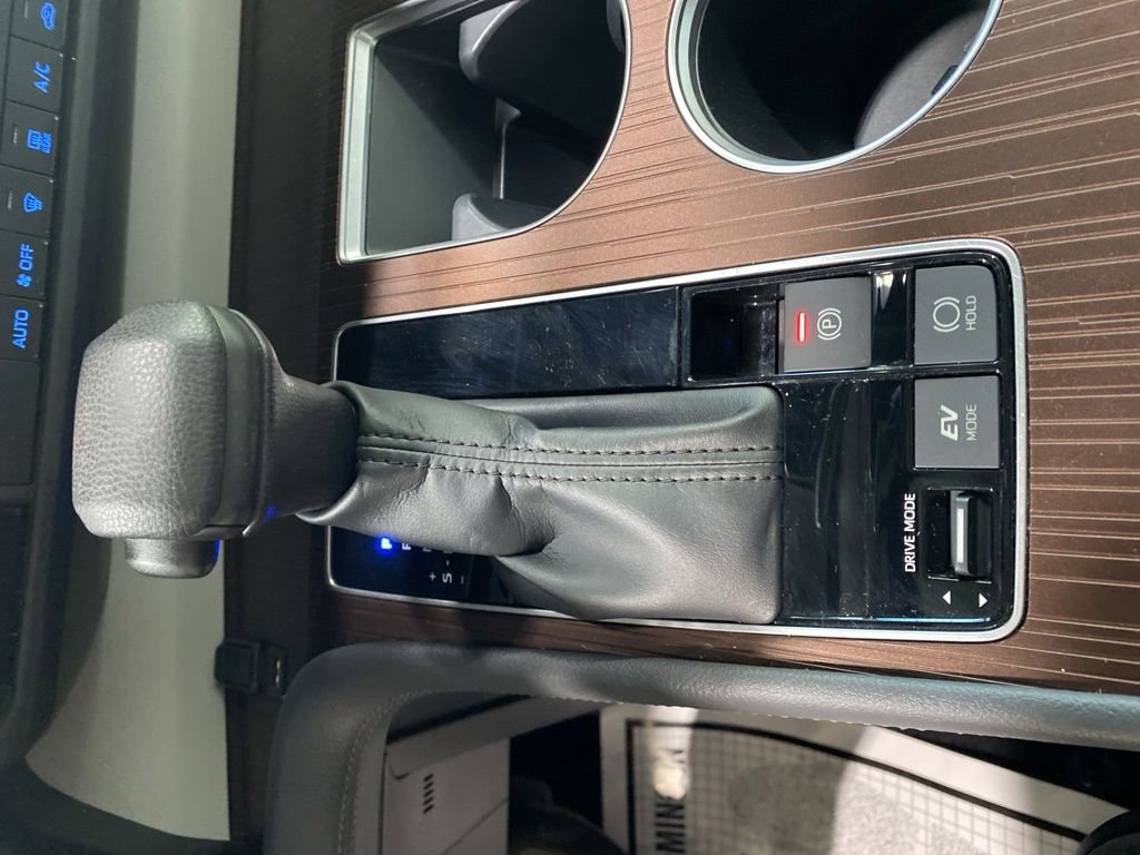 Certified 2022 Toyota Sienna LE FWD image 19