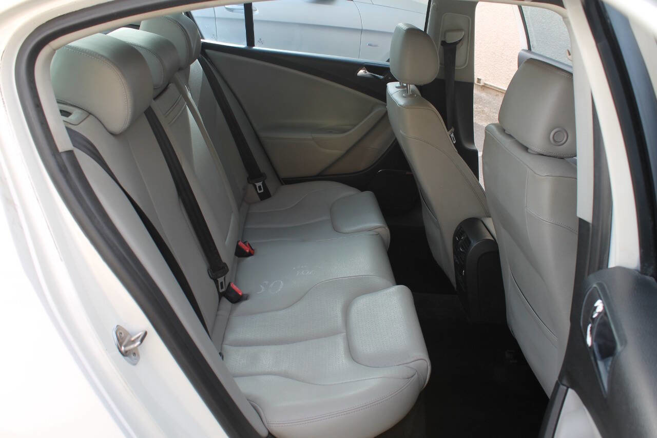 Used 2006 Volkswagen Passat 2.0T image 28