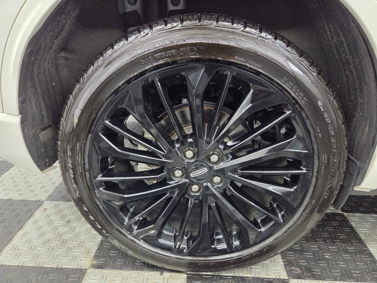 Used 2024 Lincoln Corsair Reserve w/ Equipment Group 201A AWD/4WD image 33