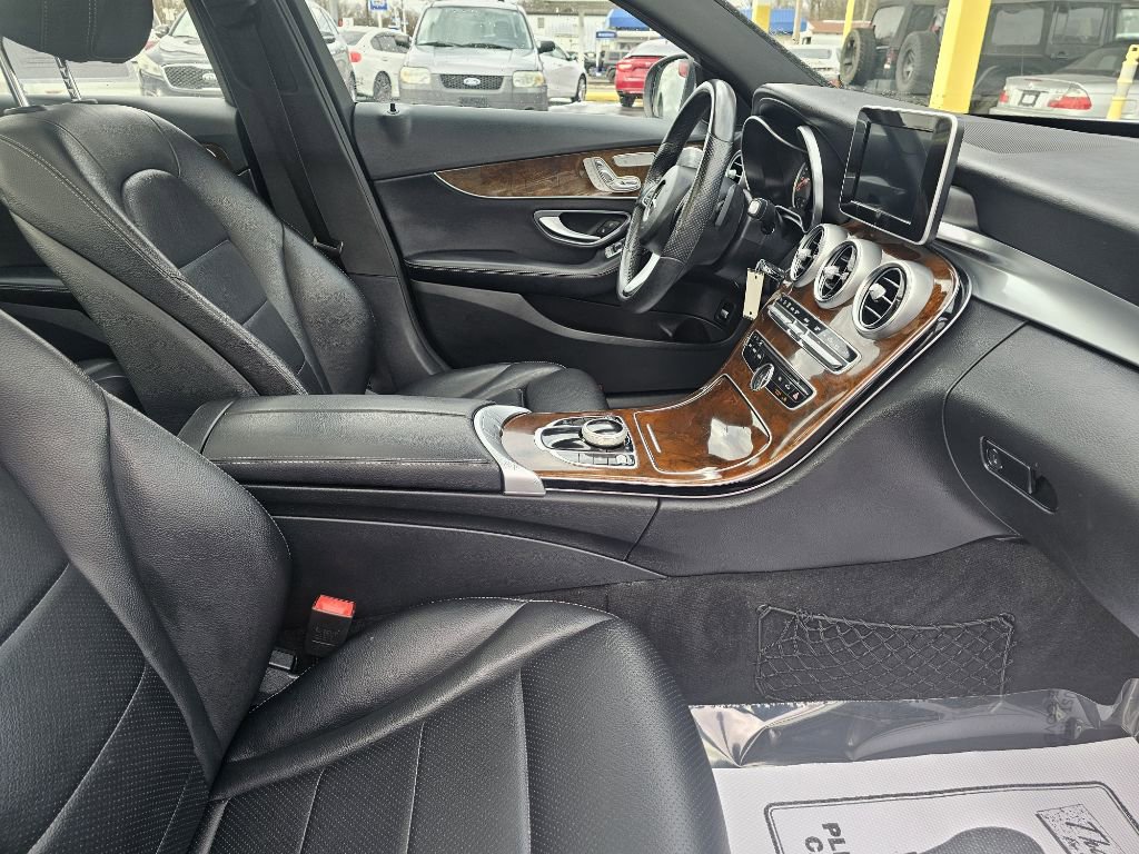 Used 2018 Mercedes-Benz C 300 4MATIC Sedan image 46