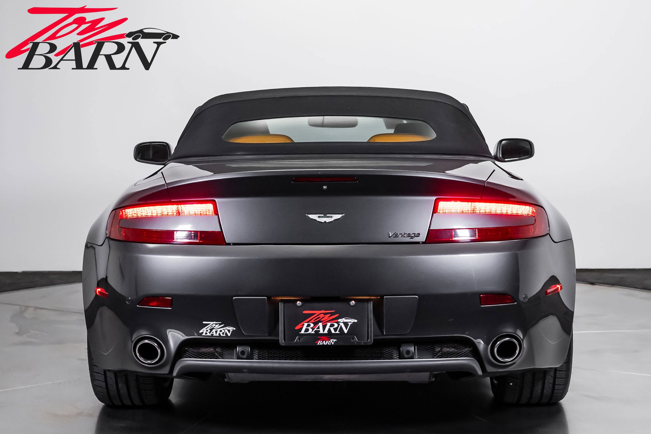 Used 2009 Aston Martin V8 Vantage Roadster RWD image 12