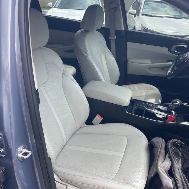 Used 2023 Kia Sorento S w/ Panoramic Sunroof Package image 11