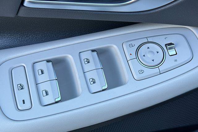 New 2025 Hyundai Sonata SEL AWD/4WD image 12