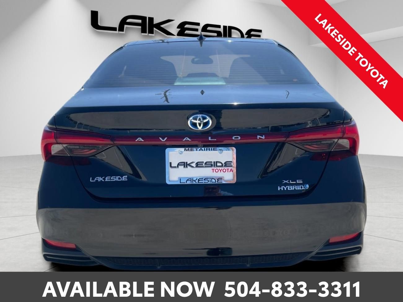 Used 2021 Toyota Avalon XLE w/ Moonroof Package image 5