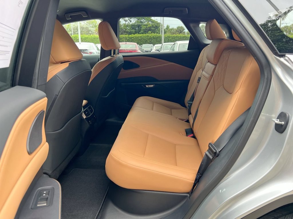 Certified 2025 Lexus RX 350 FWD image 18