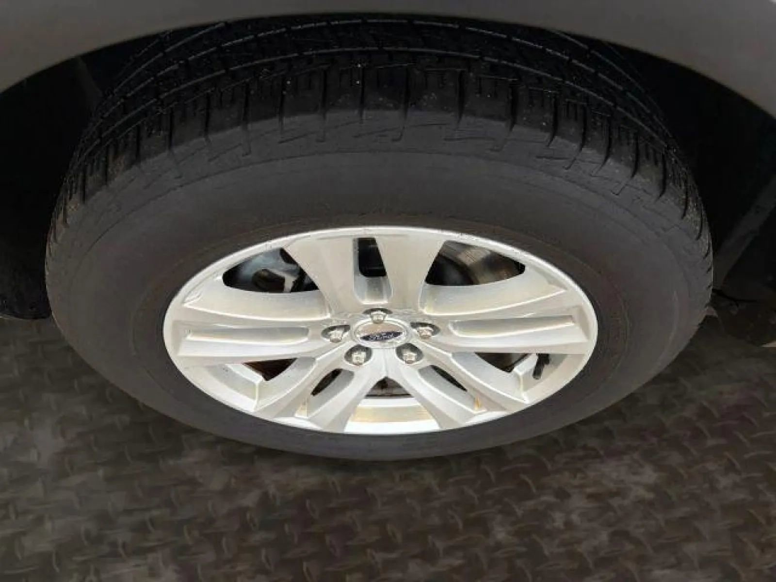 Used 2019 Ford Explorer XLT w/ Equipment Group 202A image 31