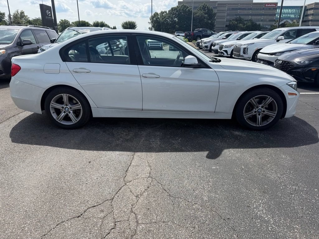 Used 2015 BMW 328i xDrive Sedan AWD/4WD image 3