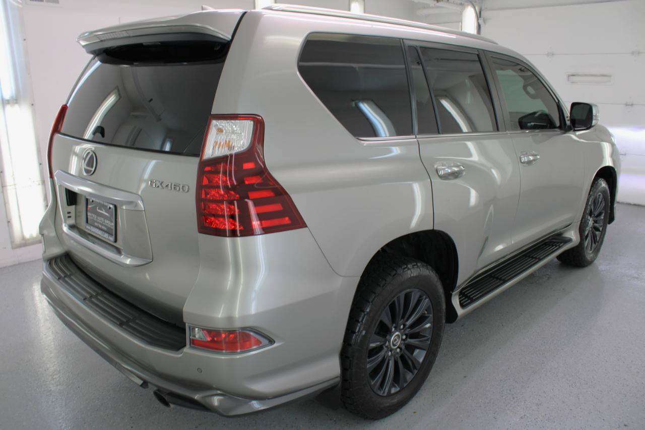 Used 2022 Lexus GX 460 Premium w/ Accessory Package AWD/4WD image 9