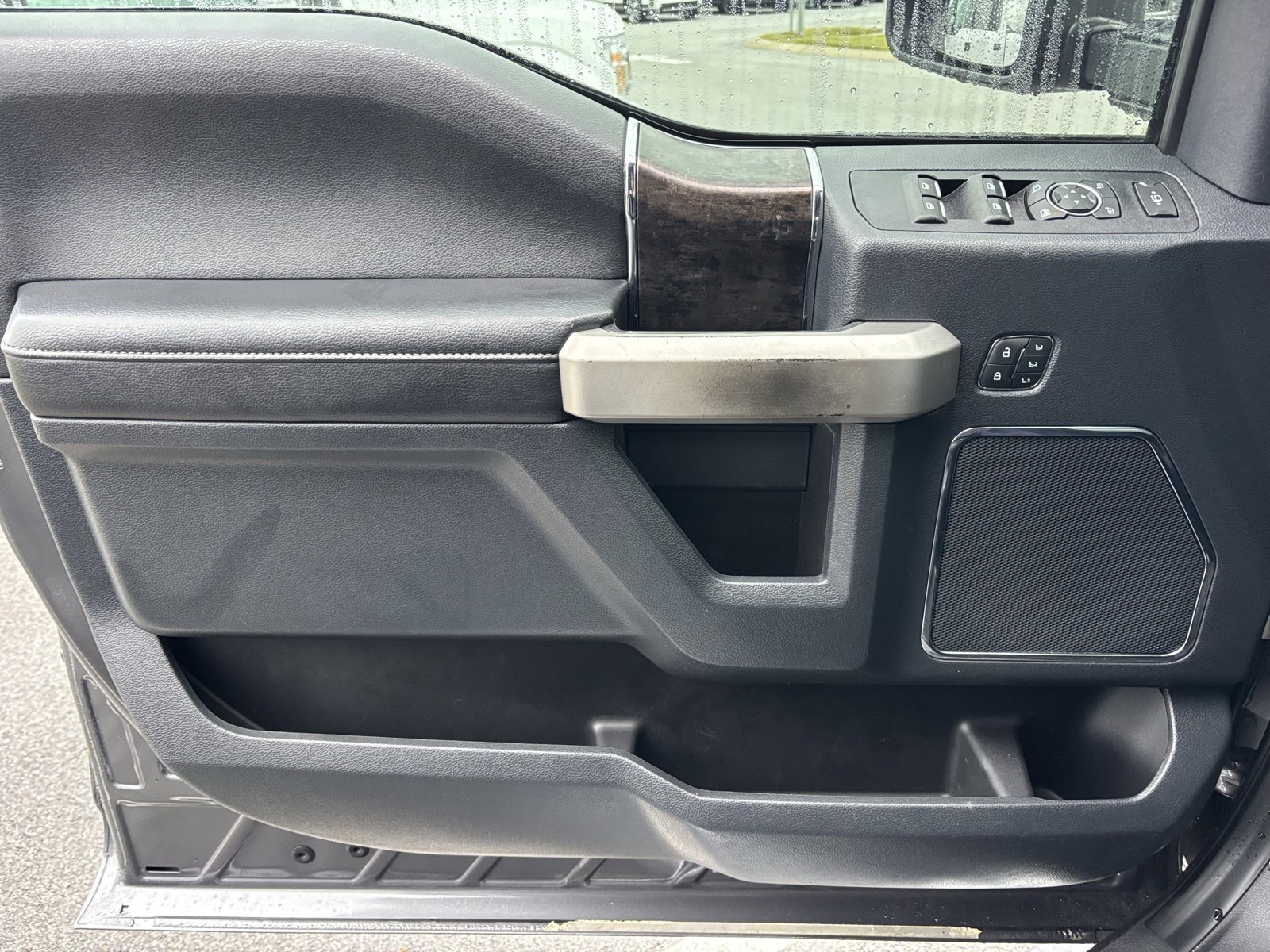 Used 2022 Ford F350 Lariat w/ Lariat Value Package image 12