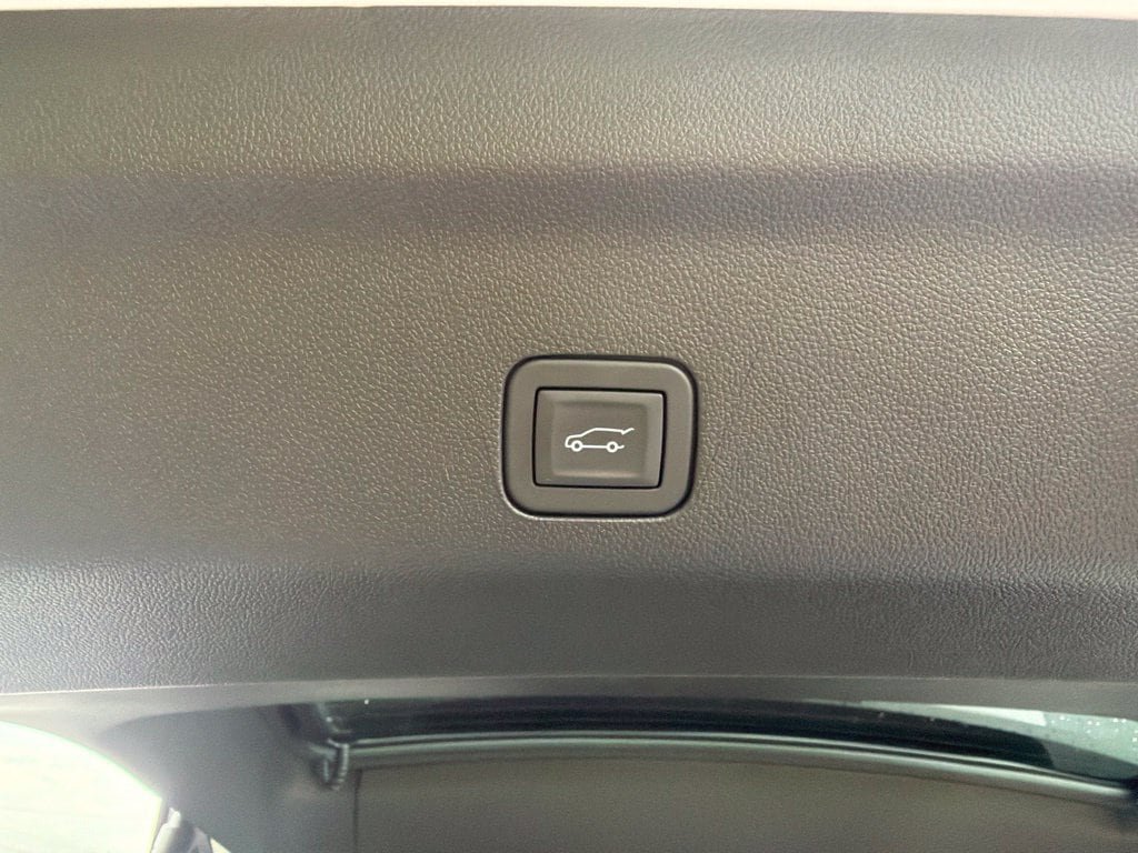 New 2026 GMC Yukon AT4 Ultimate w/ LPO, Floor Liner Package AWD/4WD image 46