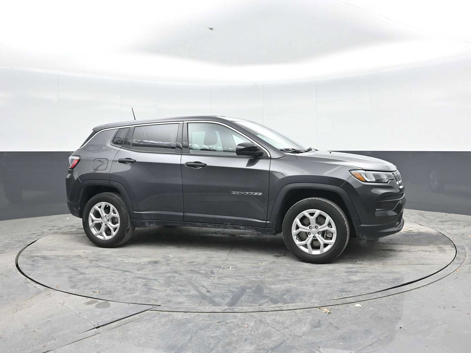 Used 2024 Jeep Compass Sport AWD/4WD image 6