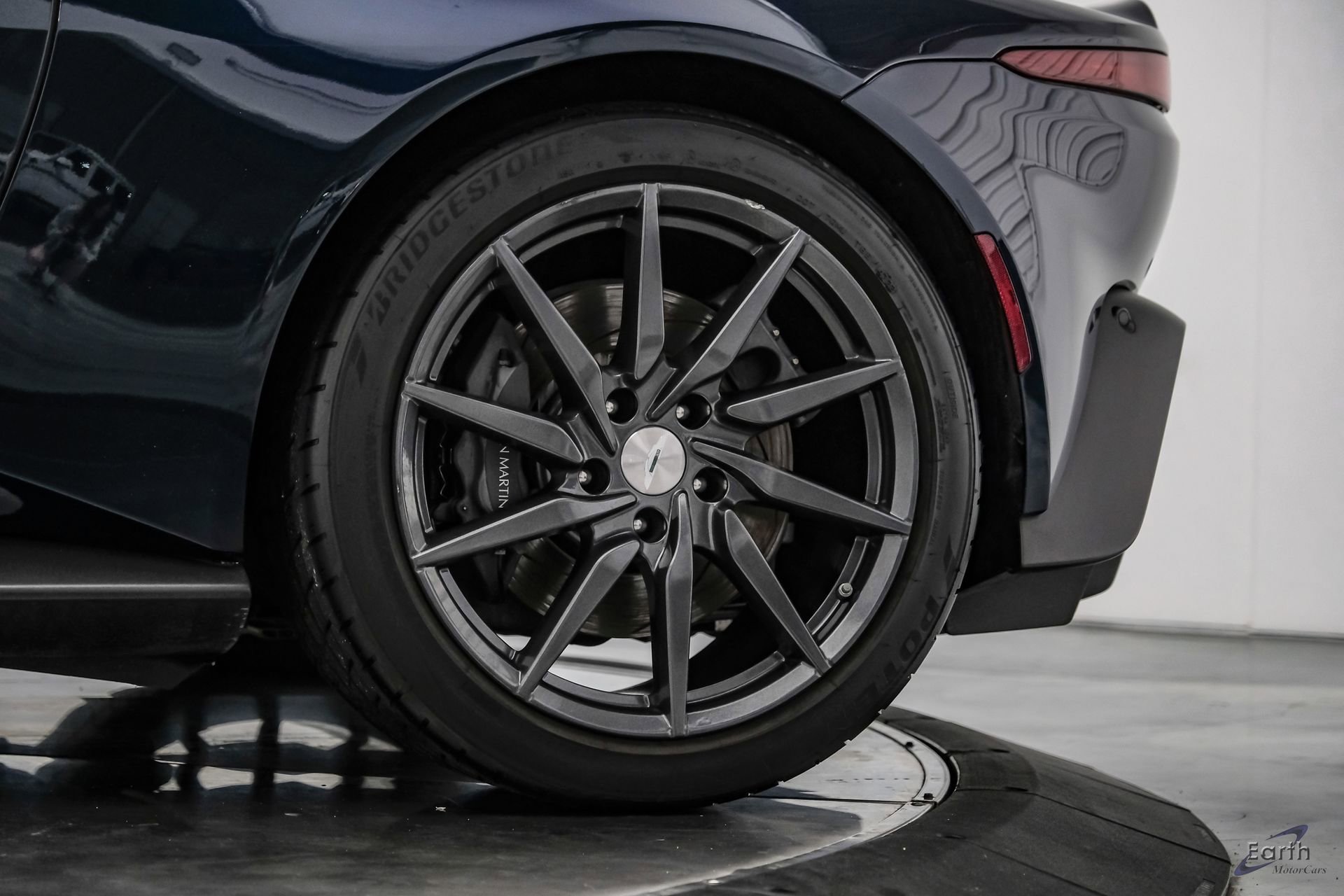 Used 2020 Aston Martin V8 Vantage Coupe RWD image 76