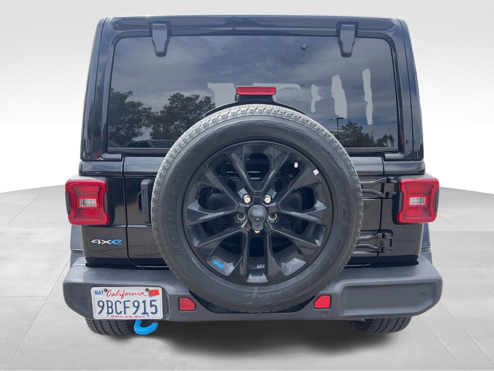 Used 2022 Jeep Wrangler Unlimited Sahara w/ Cold Weather Group AWD/4WD image 6