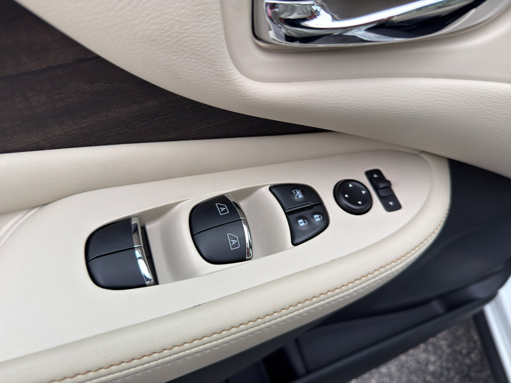 Certified 2024 Nissan Murano Platinum w/ Cargo Package image 12