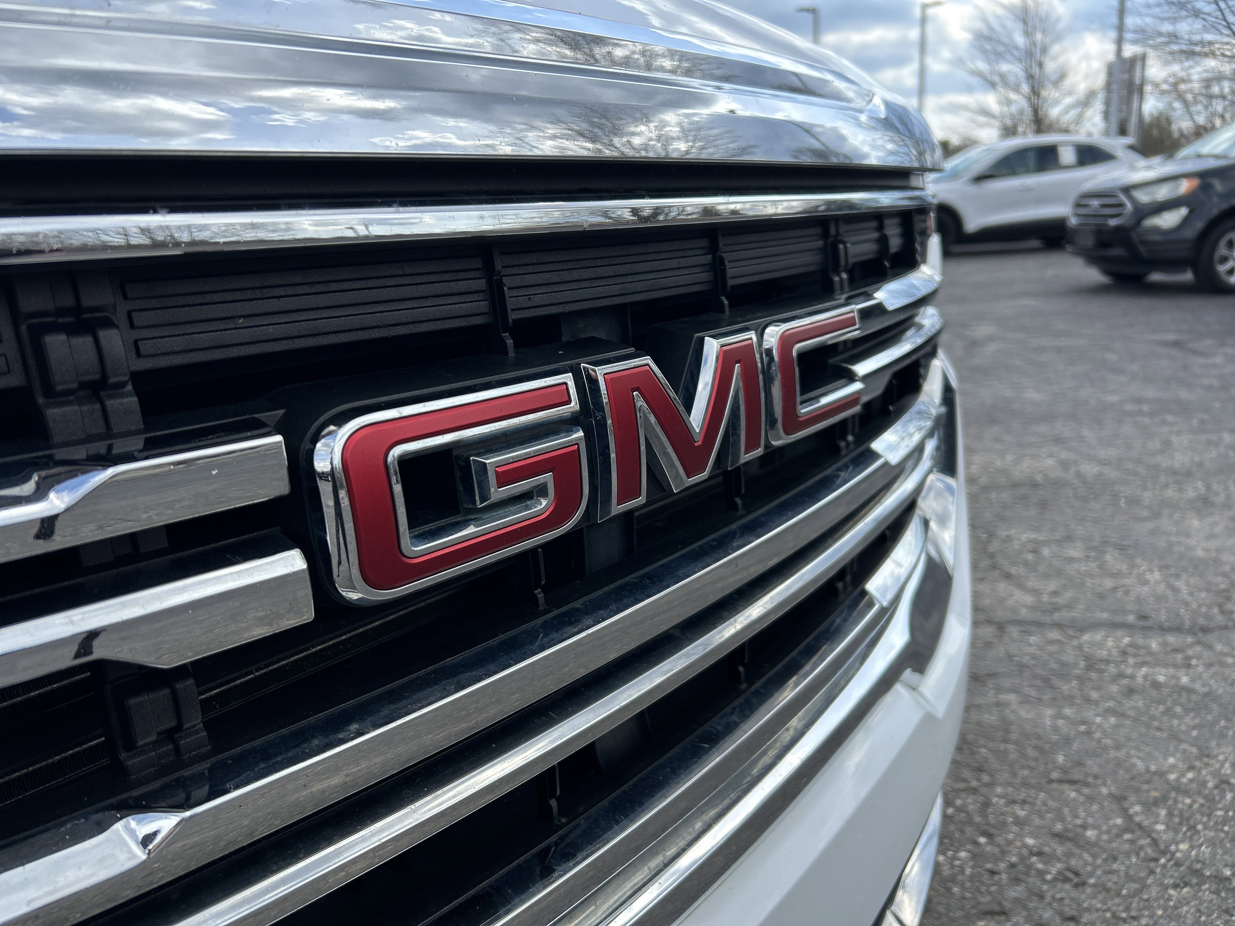Used 2020 GMC Acadia SLE w/ LPO, Floor Liner Package FWD image 27