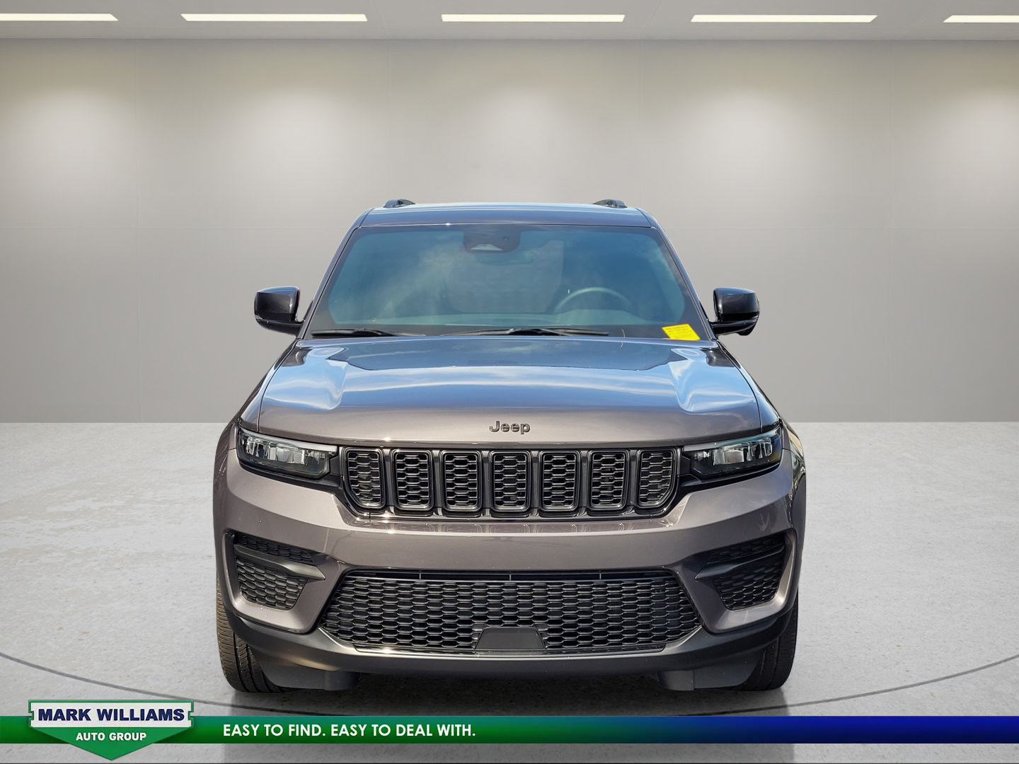 Used 2023 Jeep Grand Cherokee Altitude AWD/4WD image 9