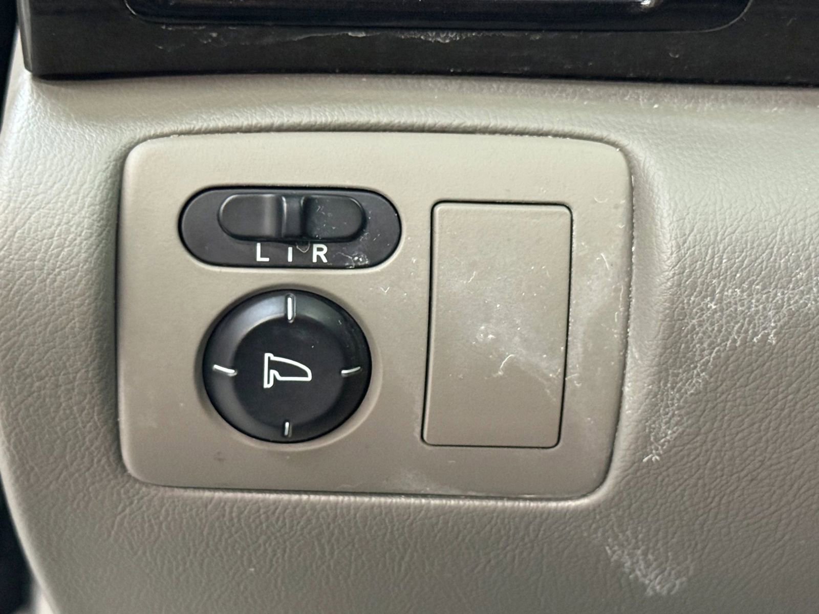 Used 2010 Acura RL AWD/4WD image 24