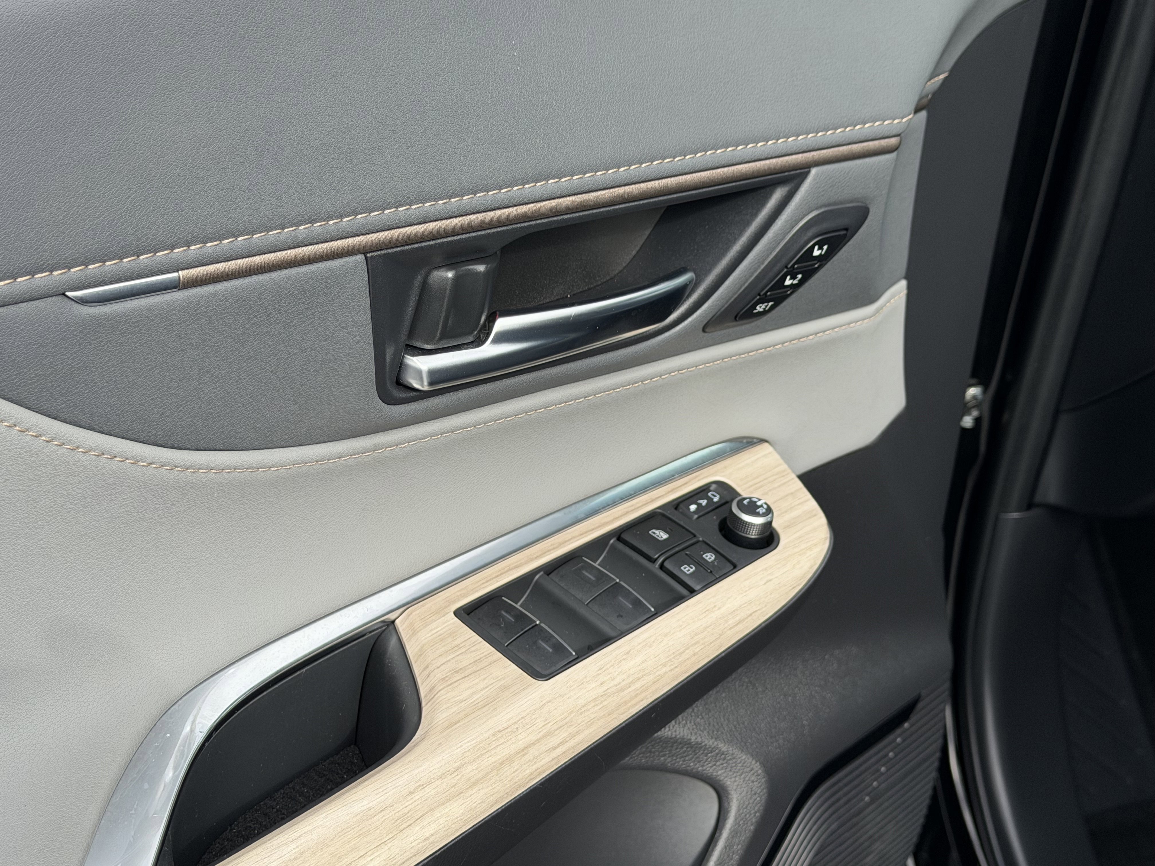 Certified 2024 Toyota Venza XLE image 21