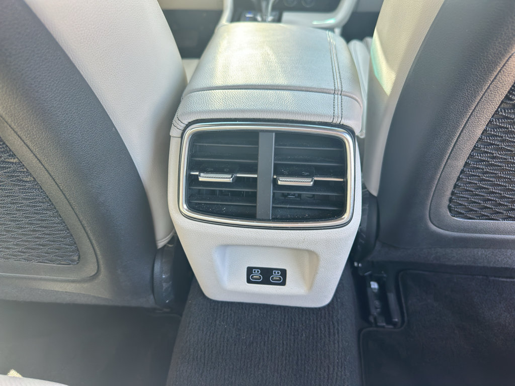 Used 2025 Genesis G70 2.5T RWD image 33