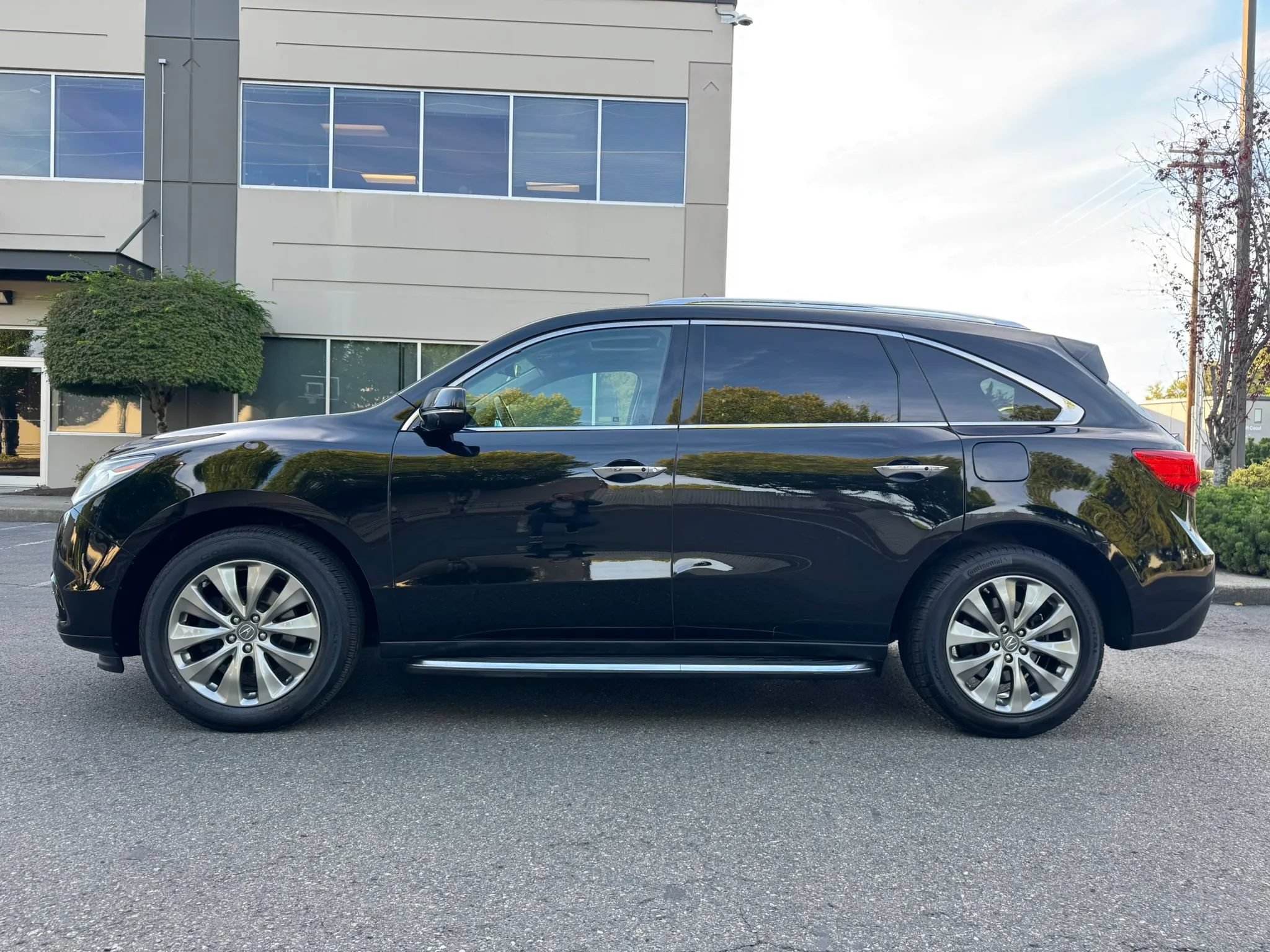 Used 2016 Acura MDX w/ Technology Package AWD/4WD image 6