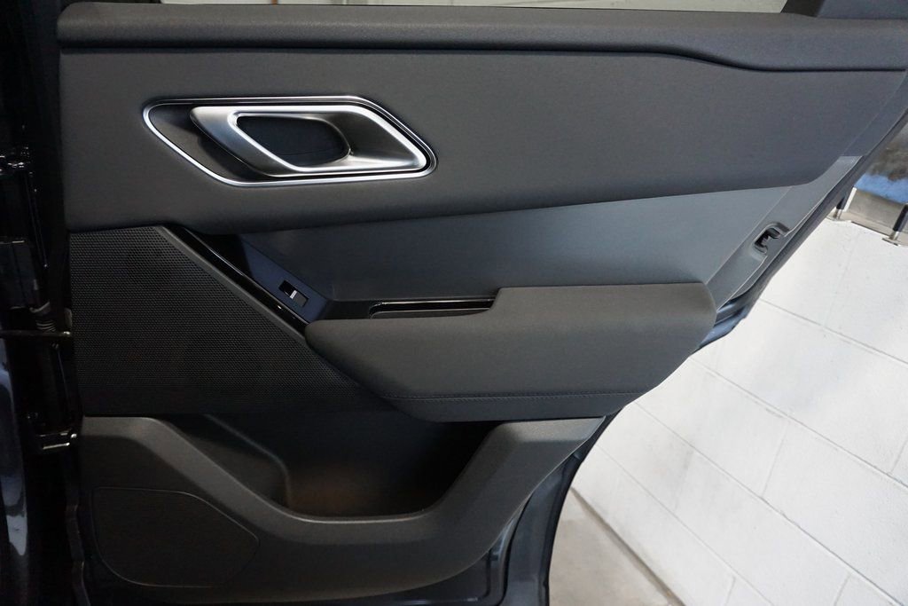 Used 2025 Land Rover Range Rover Velar Dynamic SE image 25