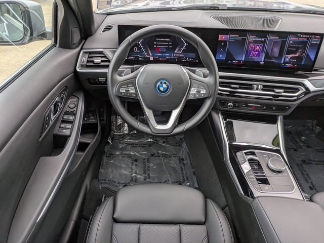 Used 2024 BMW 330e image 15