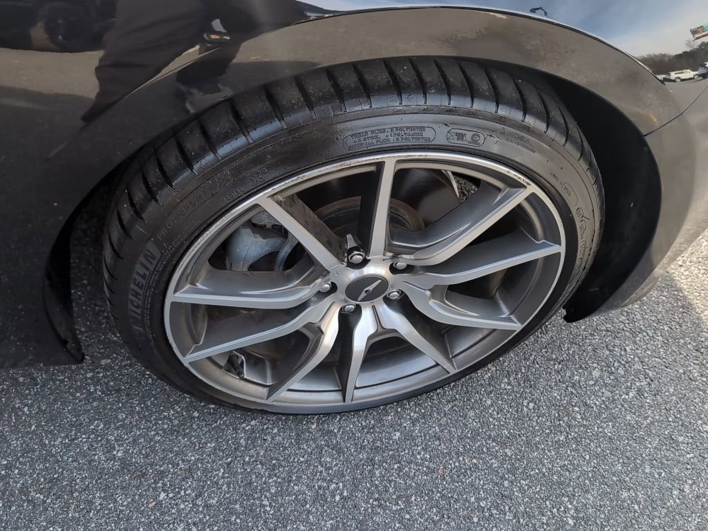 Used 2023 Genesis G70 2.0T image 9