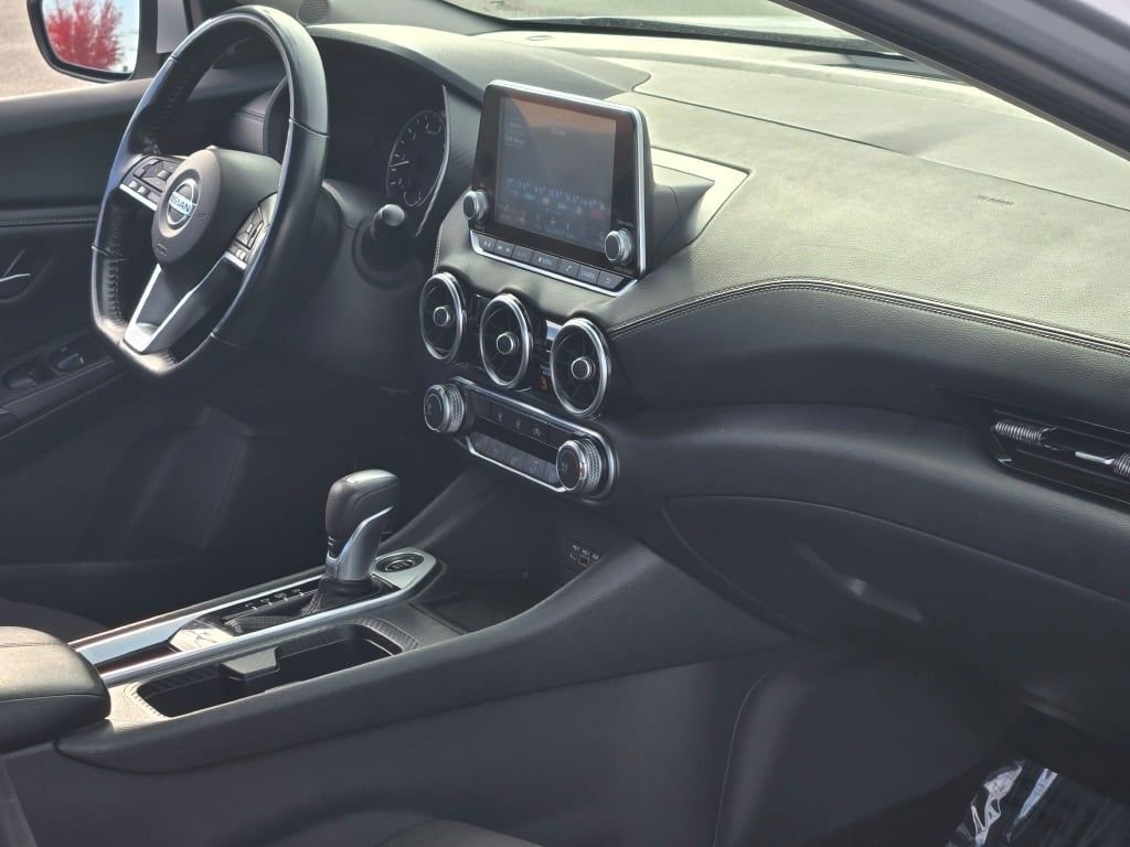 Used 2022 Nissan Sentra SV image 6
