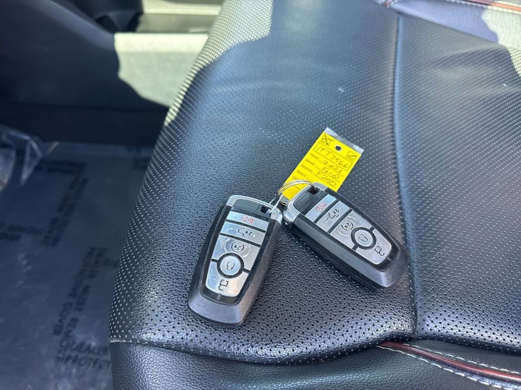 Used 2023 Ford F250 Lariat w/ FX4 Off-Road Package image 39