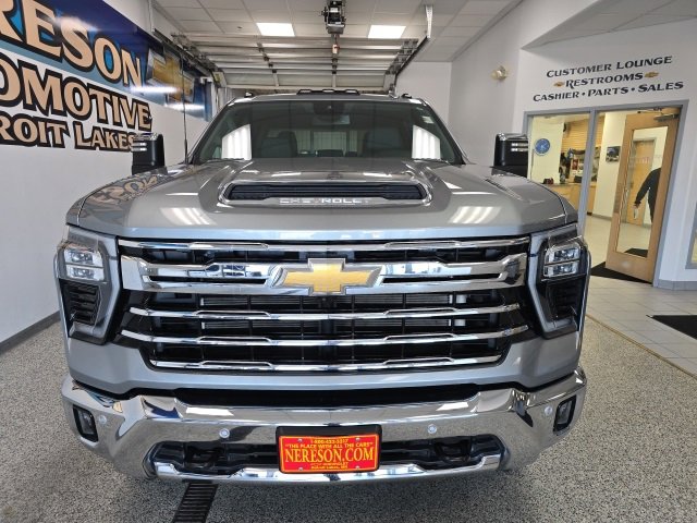 Used 2024 Chevrolet Silverado 2500 LTZ w/ LTZ Plus Package image 2