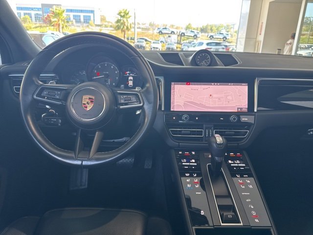 Used 2022 Porsche Macan image 12