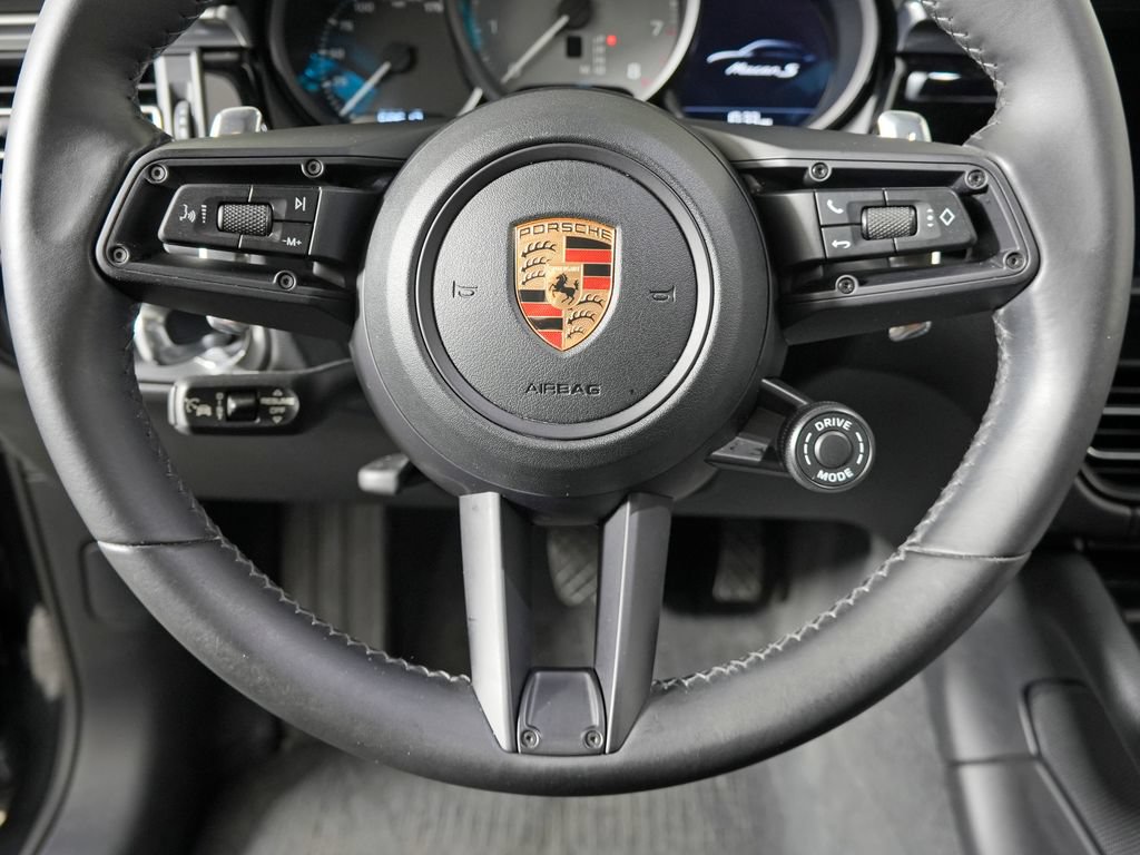 Certified 2023 Porsche Macan S AWD/4WD image 27