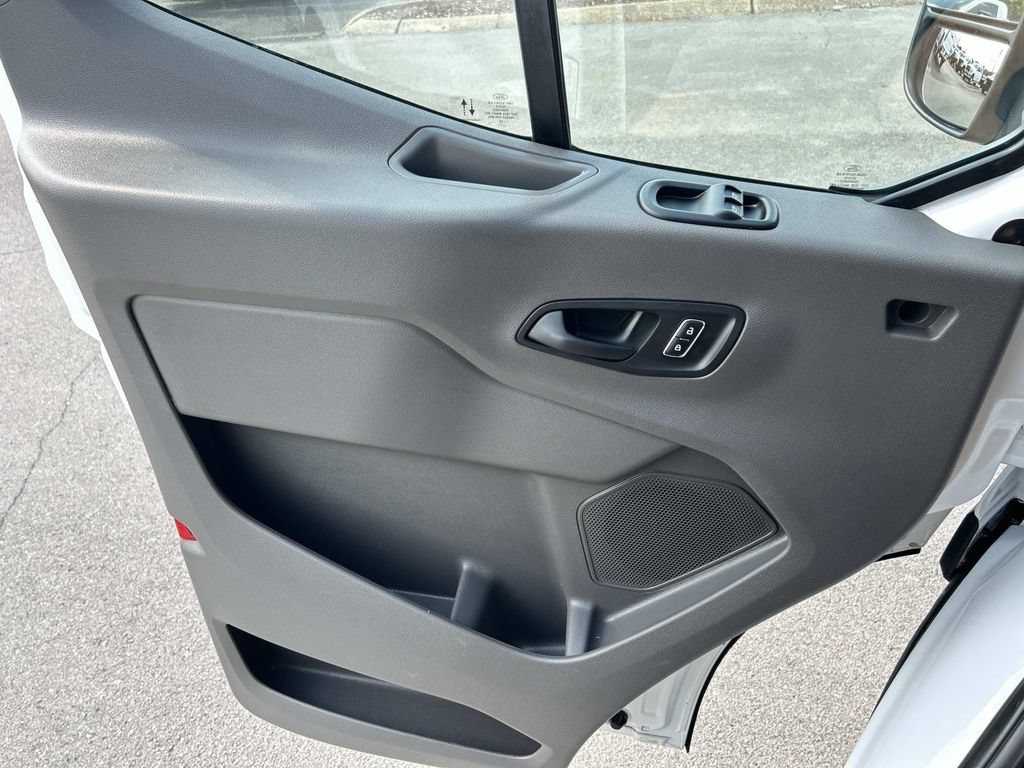 Used 2022 Ford Transit 250 Low Roof AWD image 31