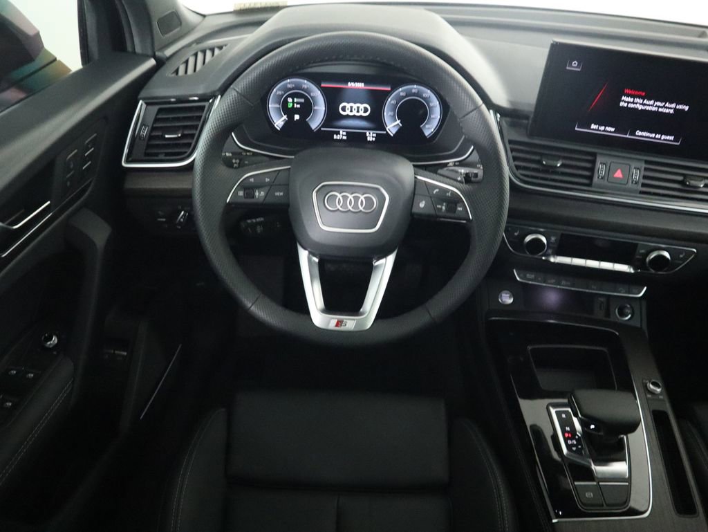 Used 2025 Audi Q5 e Premium Plus w/ Premium Plus Package image 11