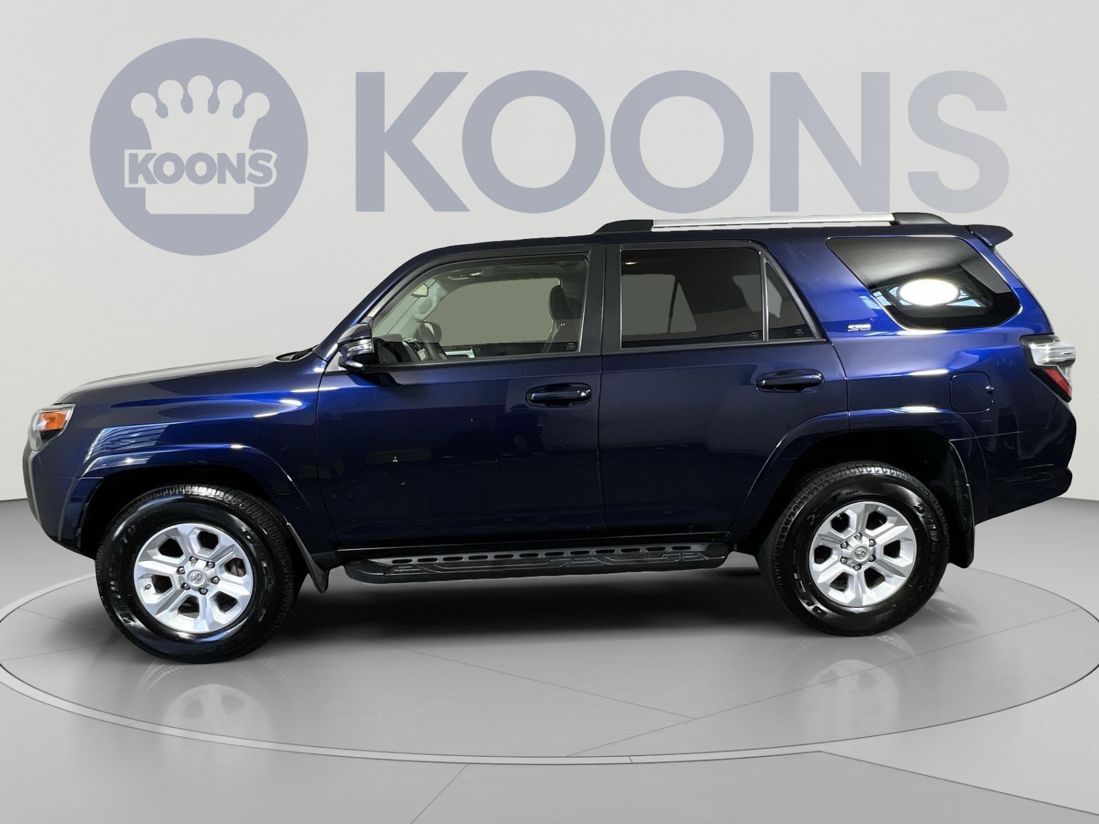 Used 2020 Toyota 4Runner SR5 Premium w/ Moonroof Package AWD/4WD image 2